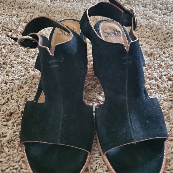 Sofft Size 9 Black Suede Heels - Picture 3 of 3